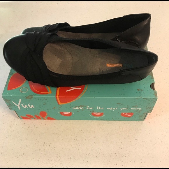 YUU from Jcpenney Shoes - Women’s Black Flat Shoes. Size 9